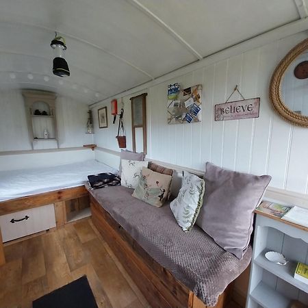 Meadowbeck - Shepherd Huts Fylingdales Extérieur photo