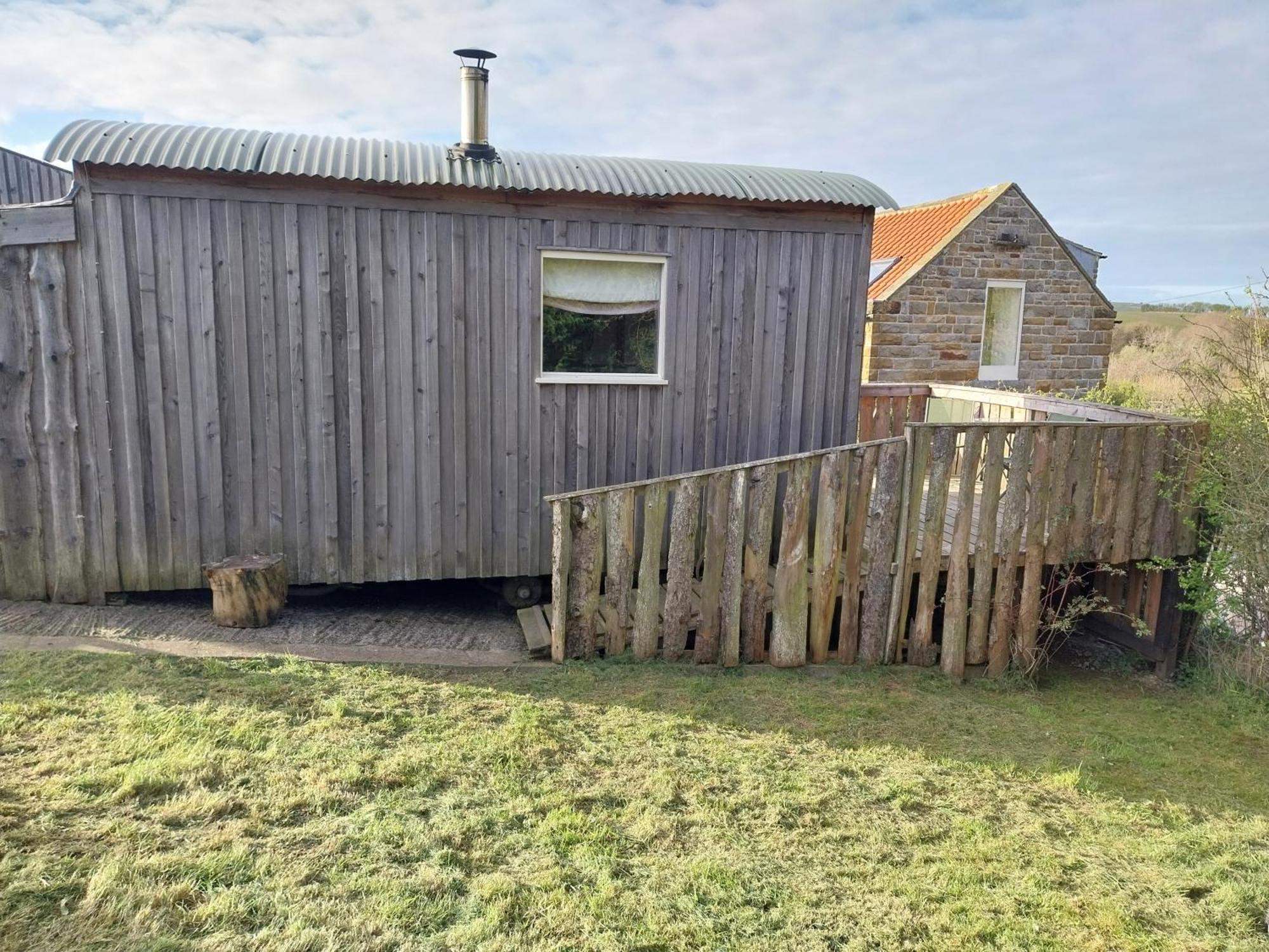 Meadowbeck - Shepherd Huts Fylingdales Extérieur photo