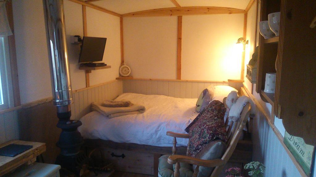 Meadowbeck - Shepherd Huts Fylingdales Extérieur photo
