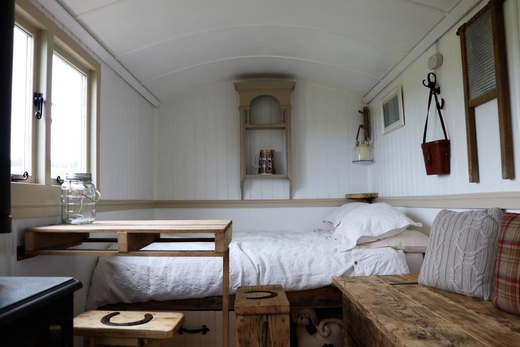 Meadowbeck - Shepherd Huts Fylingdales Extérieur photo