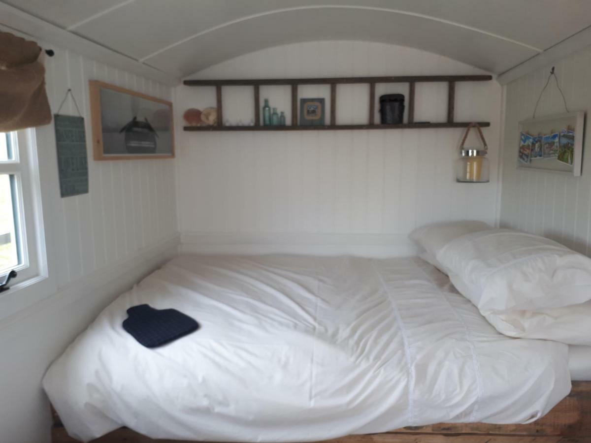 Meadowbeck - Shepherd Huts Fylingdales Extérieur photo