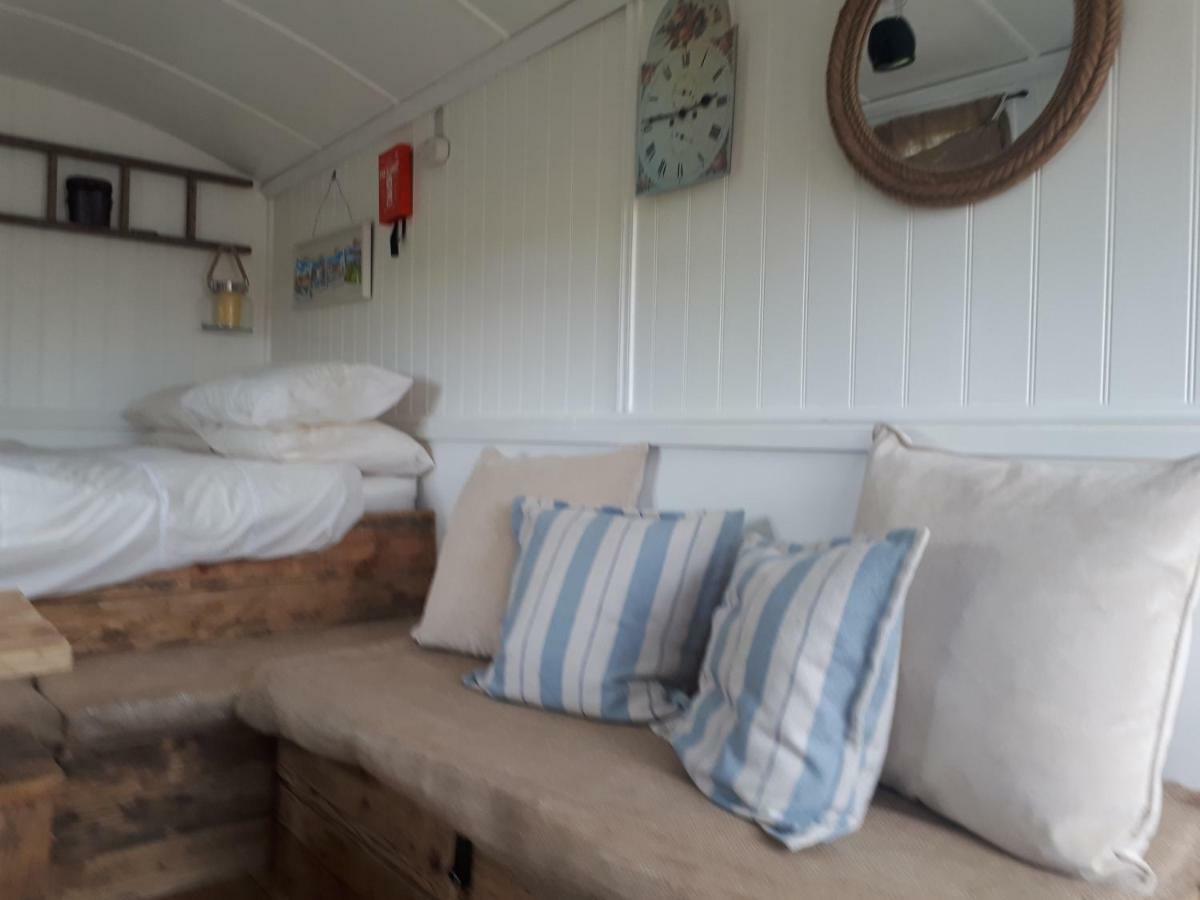 Meadowbeck - Shepherd Huts Fylingdales Extérieur photo