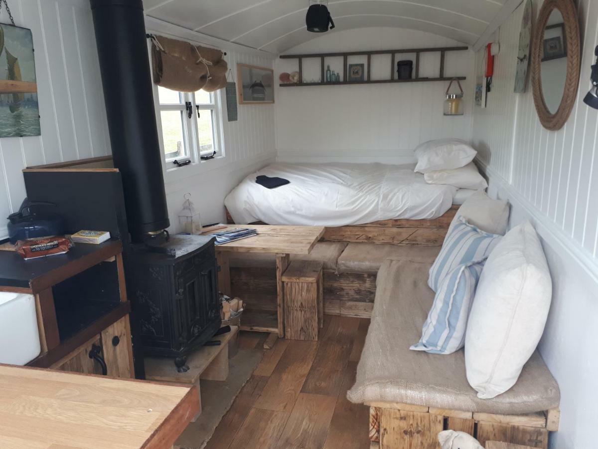 Meadowbeck - Shepherd Huts Fylingdales Extérieur photo