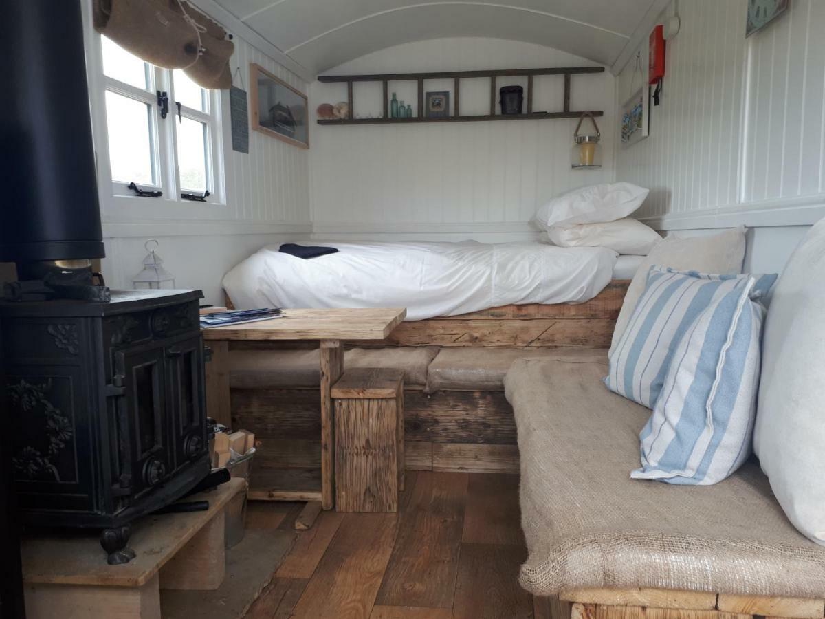 Meadowbeck - Shepherd Huts Fylingdales Extérieur photo